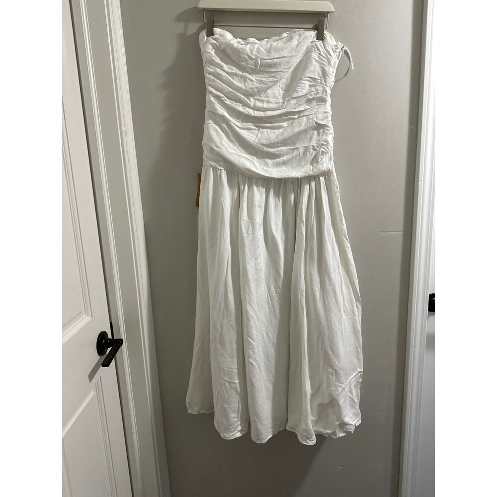 o.p.t. White strapless dress new‎ size Medium